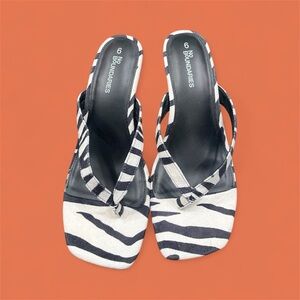 NEW: No Boundaries Black and White Striped Women's Sandals